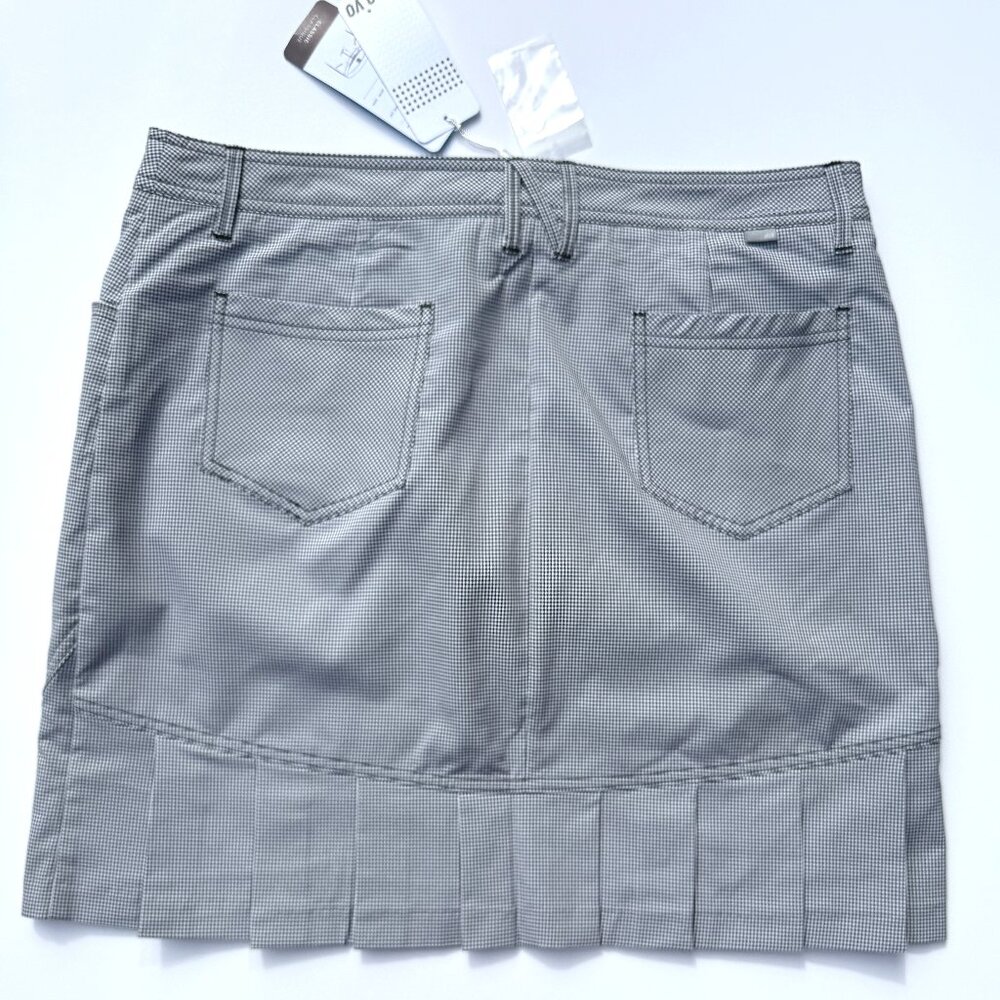 N'VO Ladies Golf skirt, Skort, Size 10, Black and White with Pleats, New W/ Tags